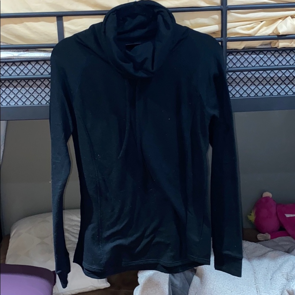 Crowl Neck Sweater